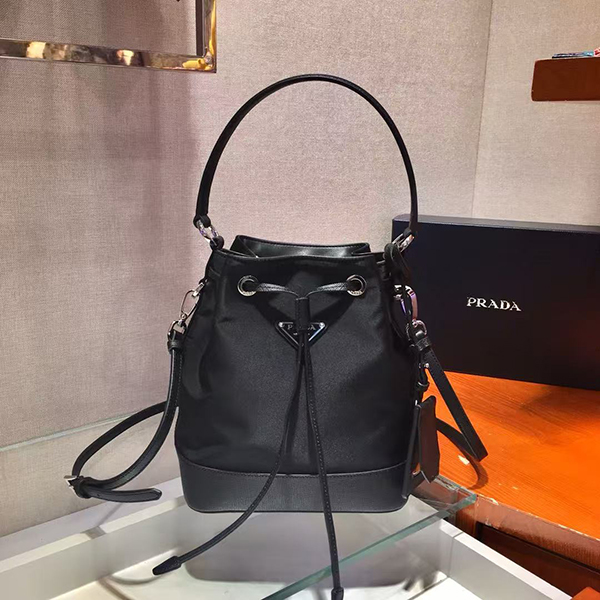 프라다 나일론 버킷백 1BE055-2836